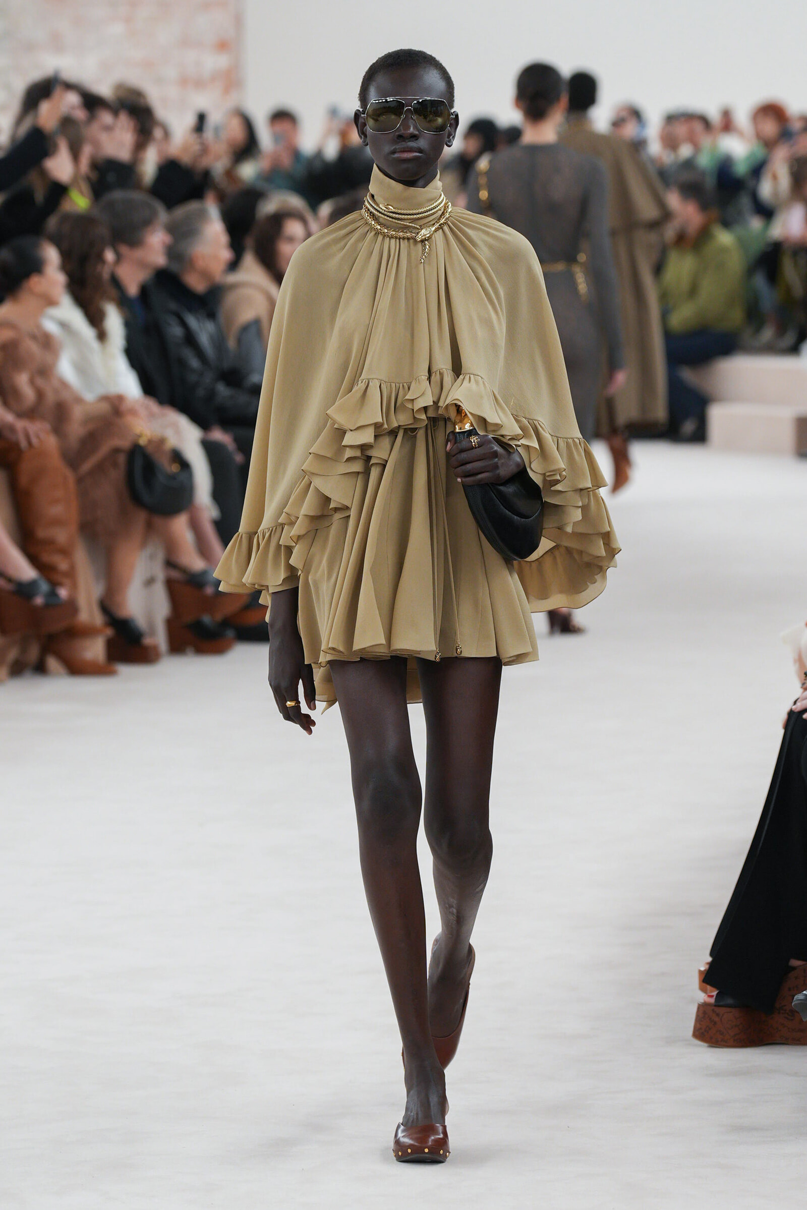 クロエ - 2024/25年 秋冬コレクション｜Fashion｜madame FIGARO.jp